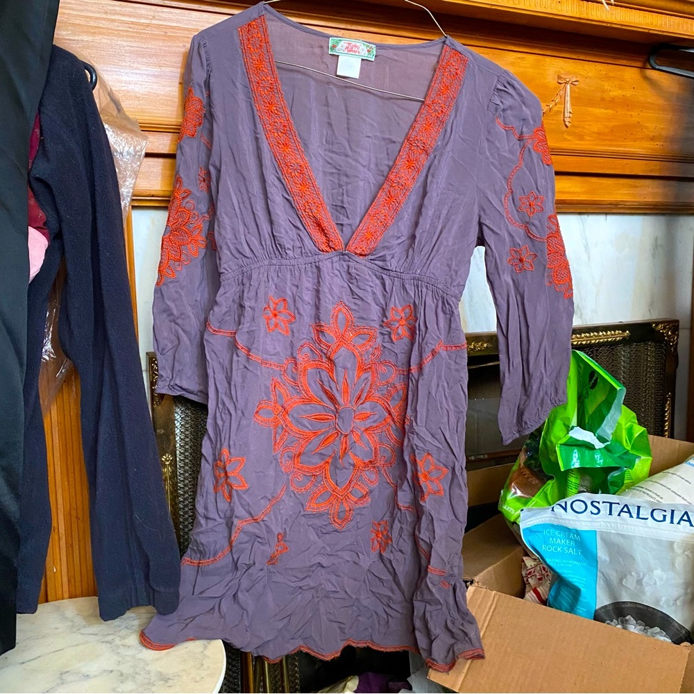 Flying 🍅 tomato embroidered shift dress sz small